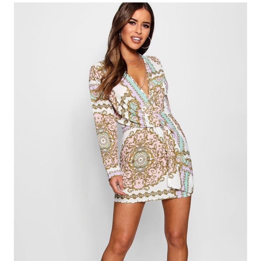 BNWT Chain Print Shift Dress